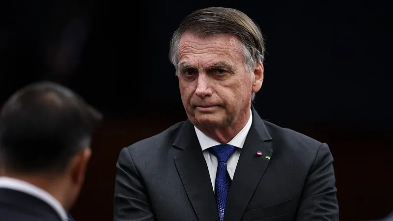 Corte inicia na terça-feira processo contra Jair Bolsonaro e aliados por suposta trama golpista.