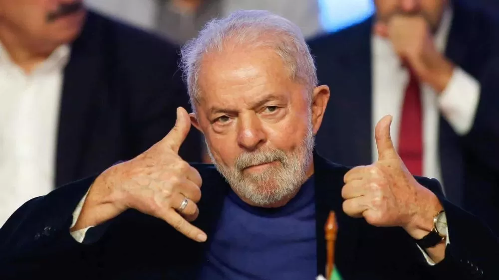 Datafolha aponta Lula liderando no 1º turno.